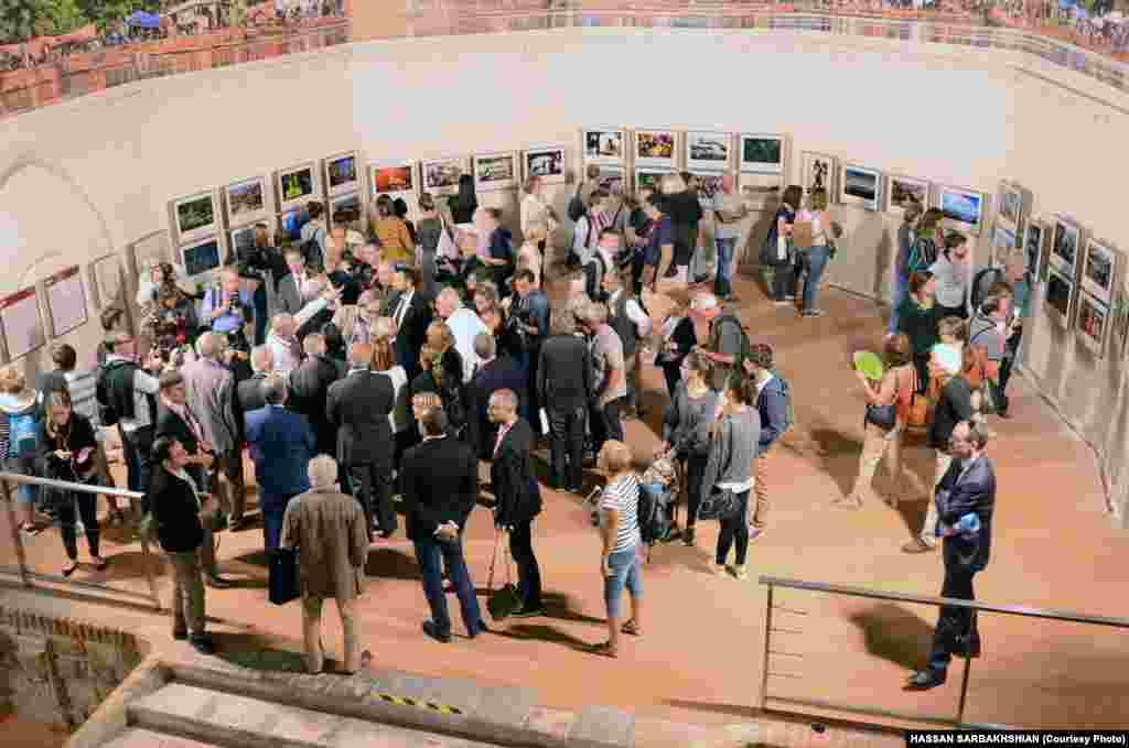 یکی از ۲۷ نمایشگاه برگزار شده در زمان جشنواره ۲۰۱۵ &laquo;ویزا برای عکس&raquo; در پرپینیان