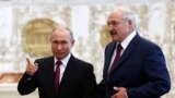 BELARUS -- Belarusian President Alyaksandr Lukashenka (R) meets with Russian President Putin to participate in the state council of the Union State of Russia and Belarus in Minsk, June 19, 2018