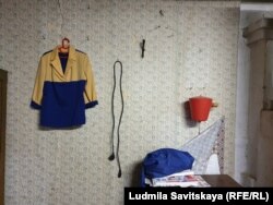 Внутри закрытого почтового отделения