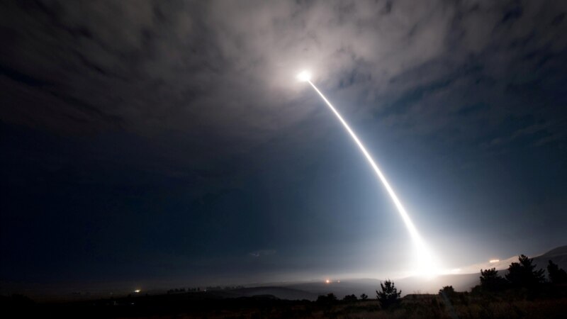 США: военный корабль не смог перехватить ракету во время испытаний