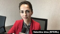 Victoria Butuc-Guranda în studioul Europei Libere la Chișinău