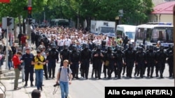 Participanți la Marșul „Fără frică”, apărați de poliție