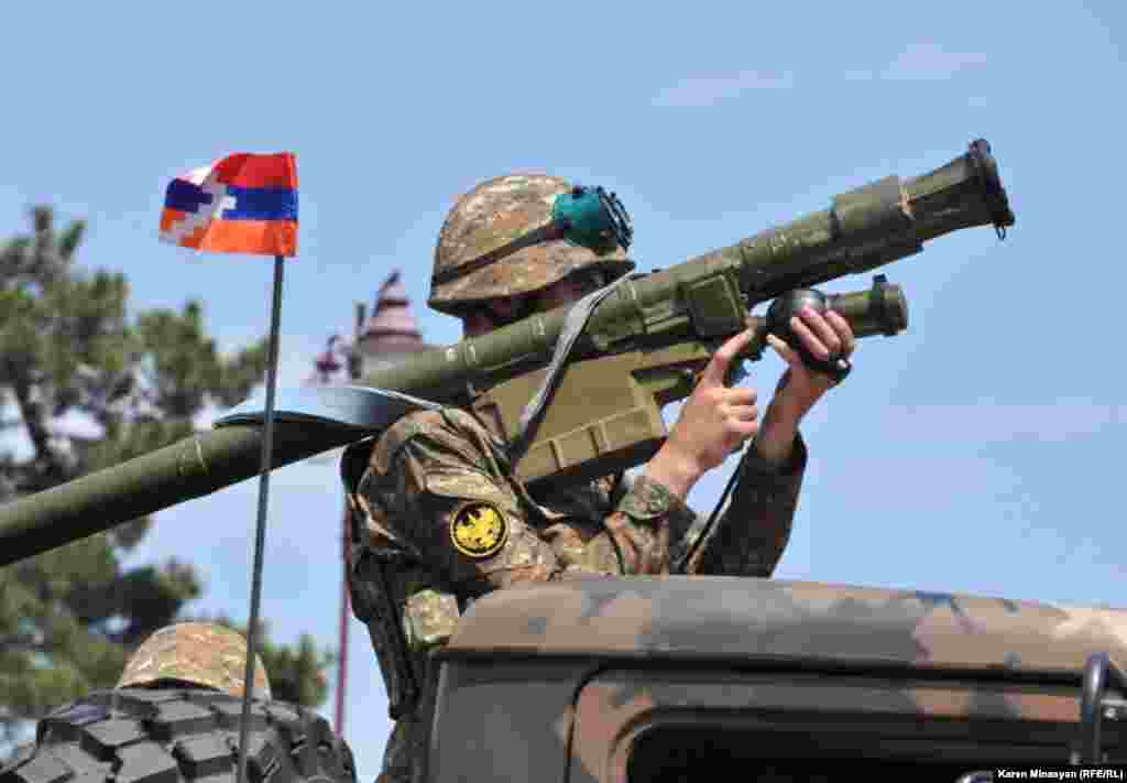Nagorno-Karabakh -- Karabakh Armenian army holds a military parade, Stepanakert, 09May2012