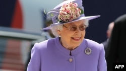 Королева Елизавета II на скачках Epsom Derby, 2 июня 2018 года