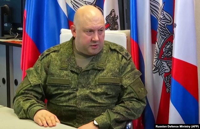 У жовтні 2022 року Сергій Суровікін командував російськими окупаційними військами в Україні