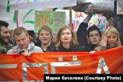 Мария Киселёва на Монстрации (в центре)