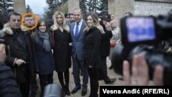 Nemanja Ristić, drugi s leva, sa šefom diplomatije Rusije Sergejom Lavrovim u na Groblju oslobodiocima Beograda