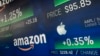 Simboli Amazona i Applea na displeju njujorške berze NASDAQ.