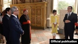 Vatican - Armenian Ambassador Mikael Minasian (R) speaks at an event during President Serzh Sarkisian's visit to Rome, 19Sep2014.