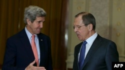 John Kerry (solda) və Sergey Lavrov Suriya konfransı ərəfəsi