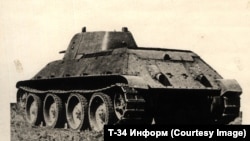 Общий вид танка Т-20, который позднее получил название Т-34