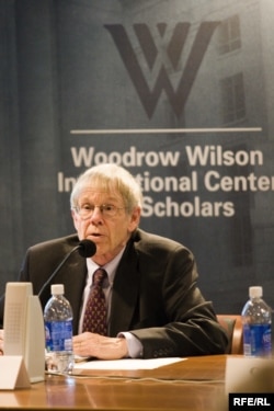 A. Ross Johnson la Woodrow Wilson Center, Washington