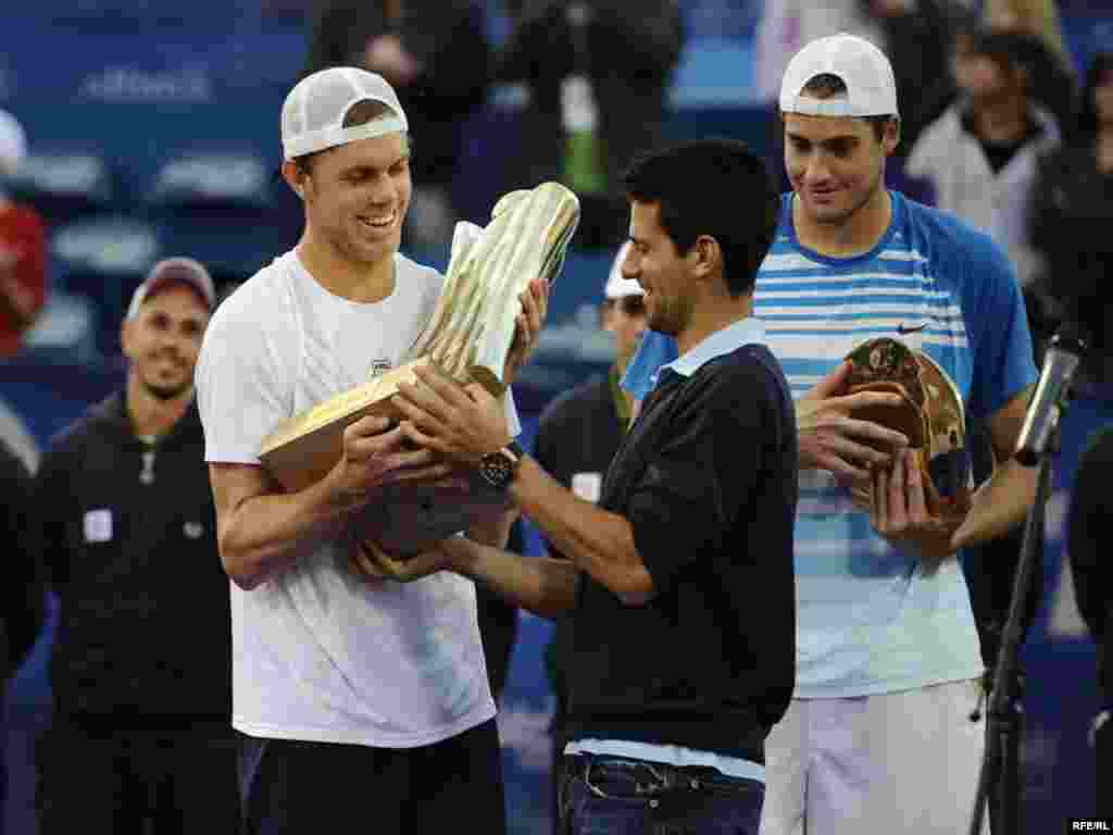 Drugi teniski ATP turnir "Serbia Open", održan je u konkurenciji 50 igrača iz 21 zemlje u Beogradu, ( 03.-09.05.). Domaćin je bio Novak Đoković, a turnir je osvojio amerikanac Sam Querry, pošto je u finalu savladao svog zemljaka Johna Iznera sa 2:1 (3:6, 7:6, 6:4). Foto: Vesna Anđić 