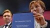 Вдова Литвиненка у США просить покарати вбивць її чоловіка хоча б санкціями