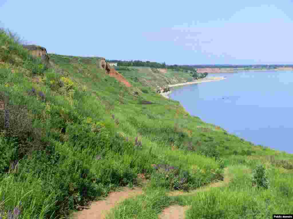 A file photo of coastline near Shyrokyne photographed in 2013, a few months before war broke out. After Russia annexed Crimea in early 2014, Ukraine&rsquo;s southern coast became a fiercely contested military objective. Analysts said there was a possibility Russia-backed separatists would try to open up a &ldquo;land bridge&rdquo; running from southern Russia, down Ukraine&rsquo;s coast, to Crimea. &nbsp;