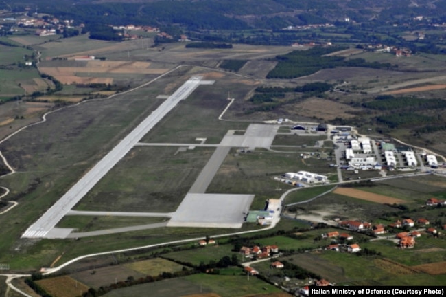 Aeroporti i Gjakovës.