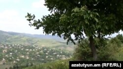 Село Чинари на границе Армении и Азербайджана.