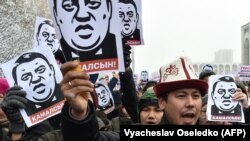Бишкектин борбордук аянтындагы «#REакция» митингинин катышуучулары, 25-ноябрь, 2019-жыл.
