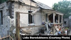 Зруйнований будинок на Донбасі, архівне фото 