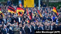 Демонстрация противников иммиграции в Хемнице (Германия)