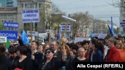 Cadrele didactice ale Moldovei demonstrează pentru salarii decente în învățămînt