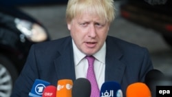 بوریس جانسون، وزیر خارجه بریتانیا، اتهام جاسوسی به نازنین زاعری برای دولت بریتانیا را «مضحکه عدالت» خواند.

