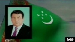 مراد نيازاف به مدت ۲۱ سال زمام امور را به صورت مطلق در ترکمنستان در دست داشت و هيچ گروه اپوزيسيون و حتی مقام حکومتی اجازه عرض اندام در برابر وی را نداشت .