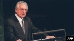 Президент Хорватии Франьо Туджман выступает с трибуны ООН. Нью-Йорк, 22 мая 1992 года