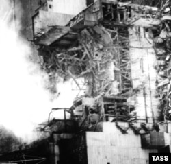 Чорнобильська АЕС після вибуху. 26 квітня 1986 року