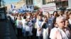 Біля Ради мітингують медики, охорону порядку посилили