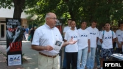 Anatol Petrencu (MAE) prezintă broşura despre cazul Boboc