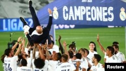 На фото: мадридський «Реал» святкує перемогу в чемпіонаті Іспанії, 16 липня 2020 року