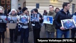 Акция в поддержку заключенного активиста Ильдара Дадина в Петербурге, 31 марта 2016