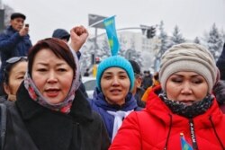 Участницы митинга в Алматы, 16 декабря 2019 года.