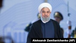 نگرش و نحوه سیاست‌گذاری دولت روحانی، بویژه در دولت دومش، نشانگر نوعی بی‌ثباتی در ساختار مدیریتی کابینه است.