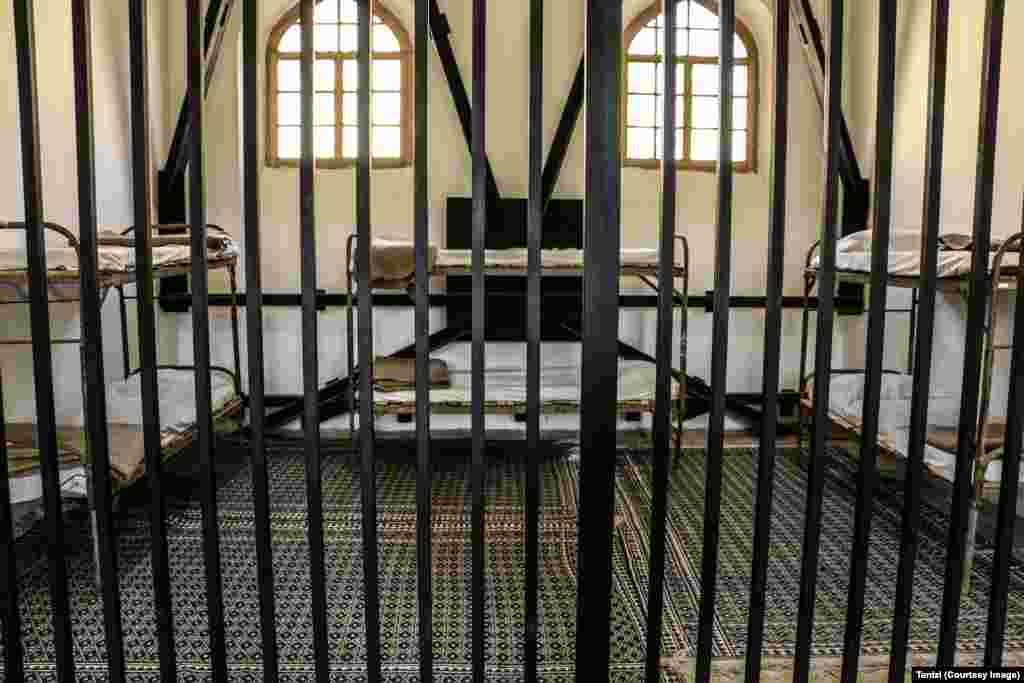 یکی از اتاق های بند عمومی زندان
