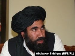 په پاکستان کې د طالبانو پخوانی سفیر ملا ضعیف وايي پاکستان ورسره دوه مخی سیاست وچلاوه.