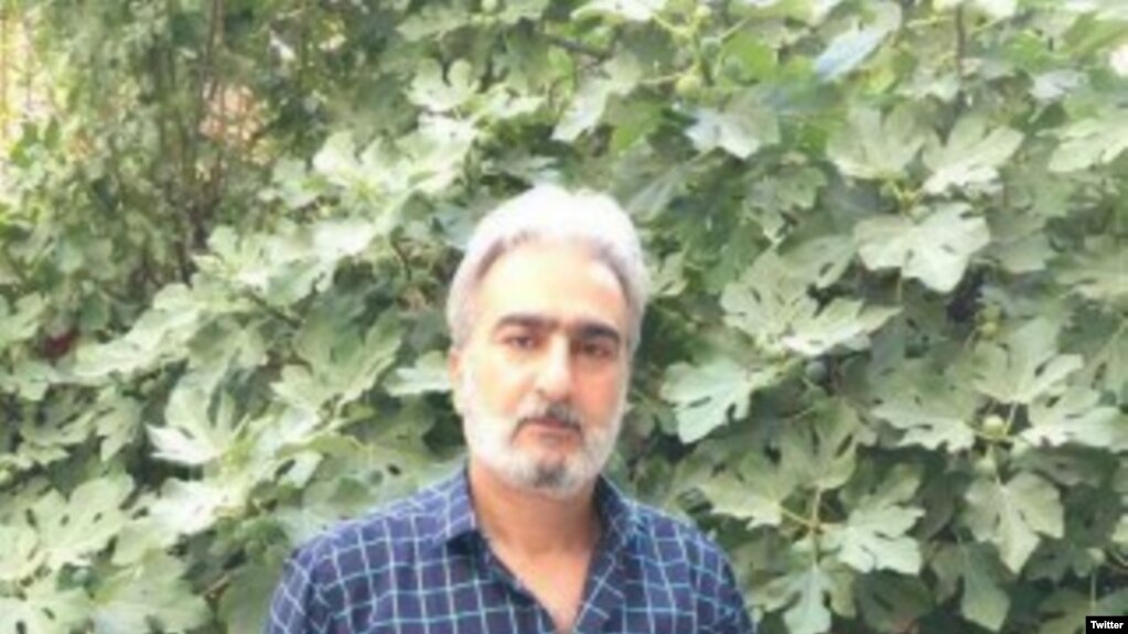 عباس واحدیان شاهرودی، از امضا کنندگان بیانیه ۱۴ فعال سیاسی و مدنی برای استعفای رهبر جمهوری اسلامی.