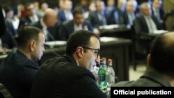 Министр здравоохранения Армении Арсен Торосян на заседании правительства (архив)
