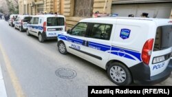 Polis