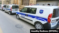 Polis
