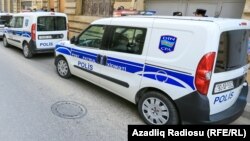 Polis