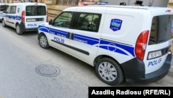 Polis