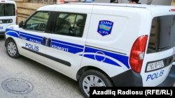 Polis