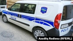 Polis