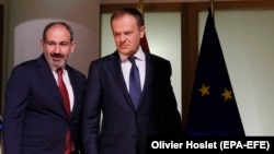 Presidenti i Këshillit Evropian, Donald Tusk dhe kryeministri i Armenisë, Nikol Pashinian 