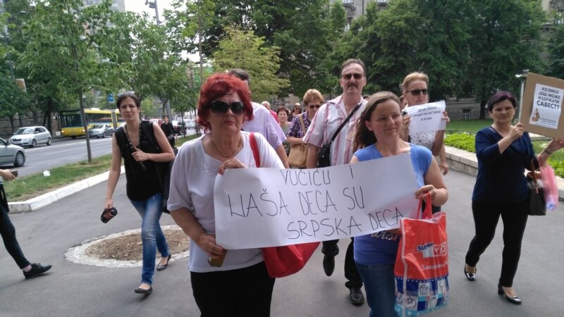 Roditelji nestalih beba revoltirani, nisu primljeni u Presedništvu Srbije