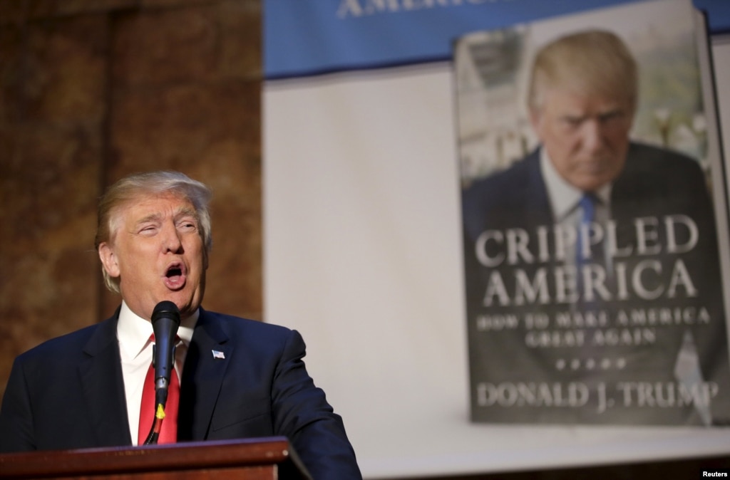 Дональд Трамп выступает во время презентации своей новой книги'Искалеченная Америка Дональд Трамп выступает во время презентации своей новой книги'Искалеченная Америка