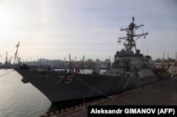 Американский ракетный эсминец Donald Cook («Дональд Кук») в порту Одессы, 25 февраля 2019 года