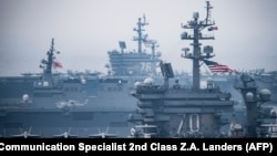 این تصویر از سال ۲۰۱۷، ناوگان دریایی نیروی دفاعی ژاپن و ارتش آمریکا در جریان رزمایش مشترک دو کشور را نشان می‌دهد